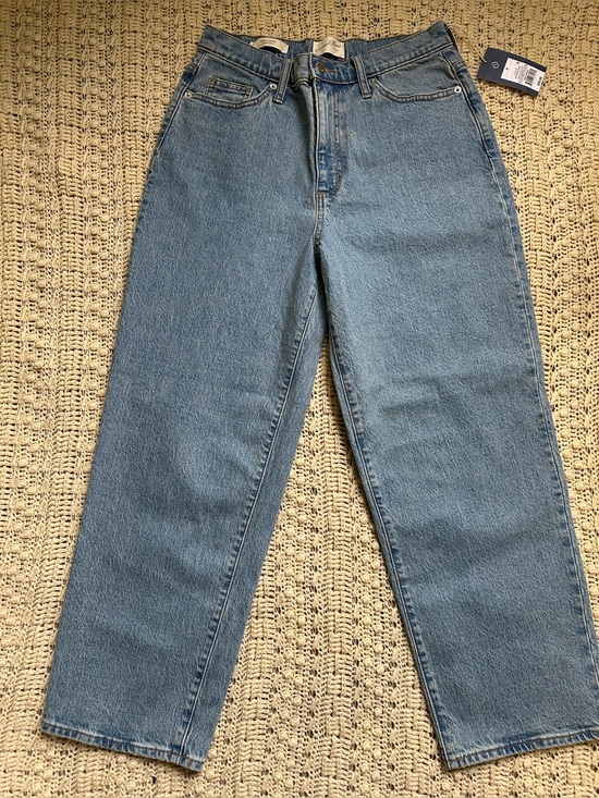 Universal Thread Denim - Universal Thread Women's Straight Leg Jeans - Light Blue Wash
